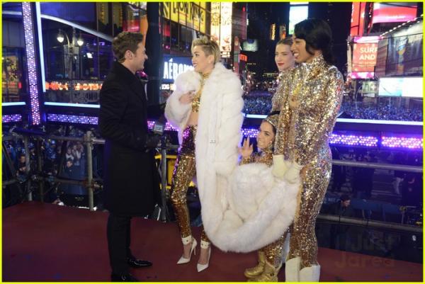 miley-cyrus-new-years-eve-2014-performance-watch-now-04.jpg