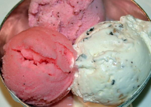 2016-07-11_Food_Ice Cream of Strawberry_ Butter Toffee & Red Curant Sorbet0001.JPG