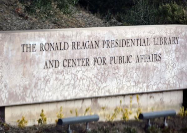 2016-12-26_Ronald Reagan Presidential Library_Sign0001.JPG