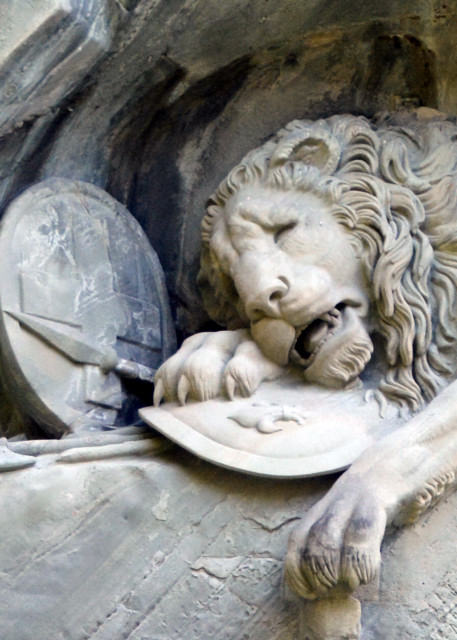2017-08-23_Lion Monument_Mortally-Wounded Lion by Lukas Ahorn0001.JPG