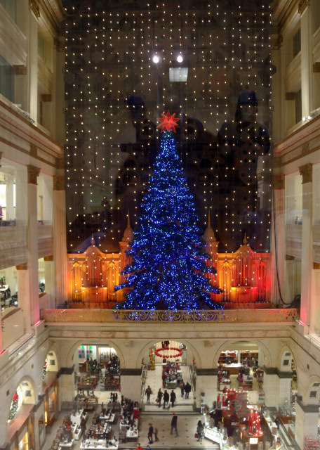 2014-12-28_Macy's Christmas Tree0001.JPG