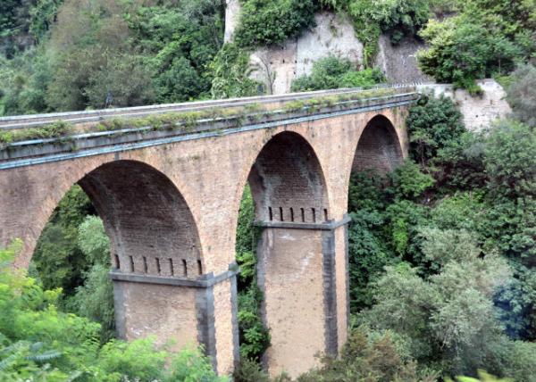 2018-07-17_Salerno_Aqueduct0001.JPG
