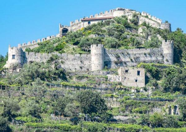 2018-07-17_Maiori_Castle of San Nicola in 9C.JPG