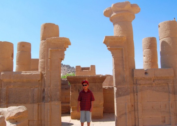 04-06-11_ Temple of Hathor ţ-10001.JPG