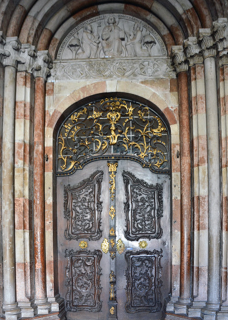 1746501714550748.jpg 2017-07-04_Stift Sankt Peter_Gilded Bronze Romanesque Details on the Door 罗马式镀金青铜门0001.JPG