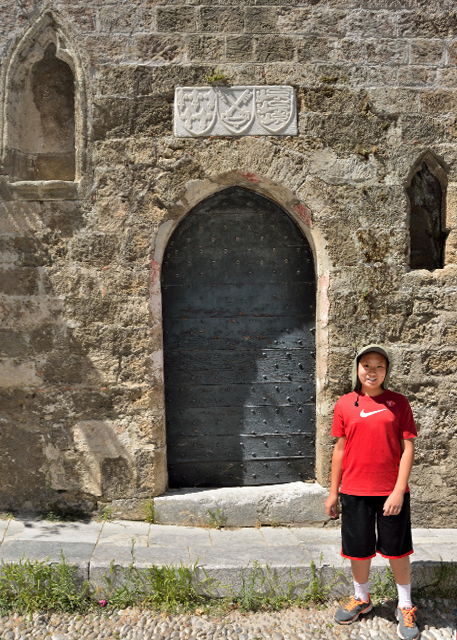 1749525618307453.jpg 2015-06-17_Avenue of the Knights_Medieval Crest & Gate骑士大道-60001.jpg