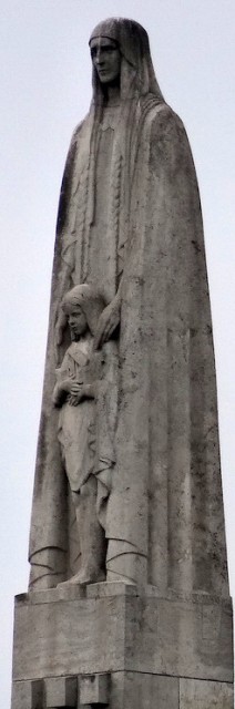 Statue de Sainte Genevieve0001.JPG