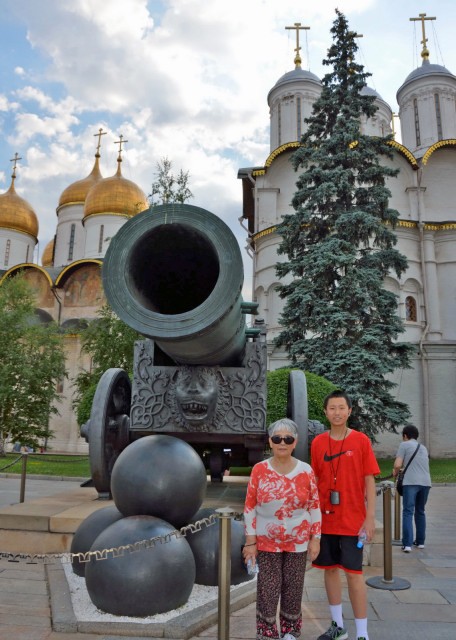 2016-07-01_Kremlin_Tsar Cannon-20001.JPG