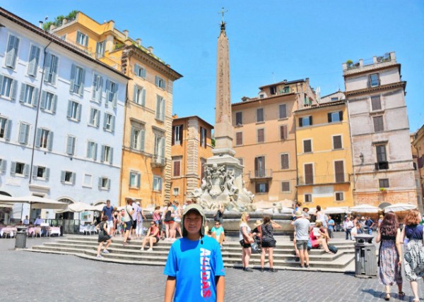 2015-07-05_Piazza della Rotonda_Macuteo Obelisk & Fontana del Pantheon0001.JPG