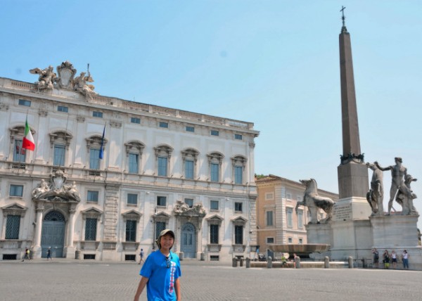2015-07-05_Piazza del Quirinale_Quirinal Palace & Fontana dei Dioscuri0001.JPG
