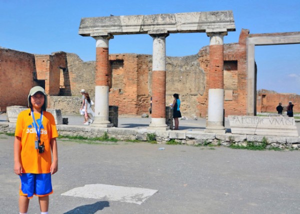 2015-06-14_Pompeii_Temple of Apollo 0001.JPG