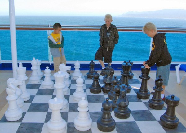 12-27-09_ Play Chess-20001.JPG