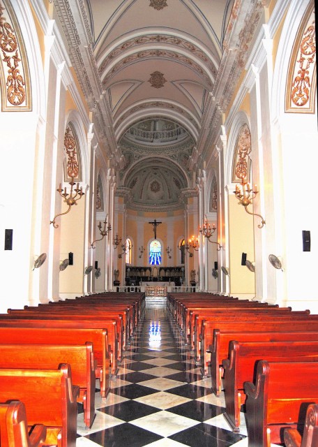 02-05-08_ San Juan Cathedral-10001.JPG