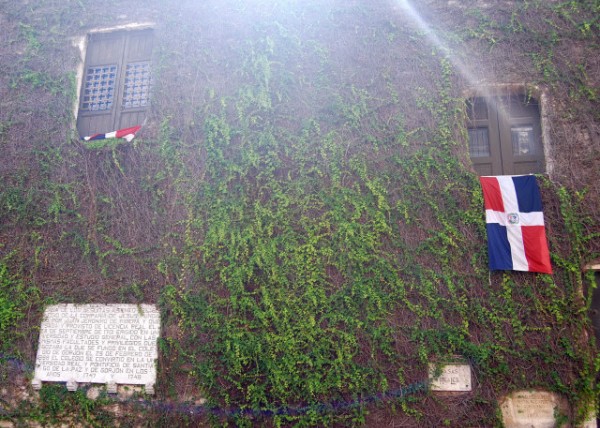 02-02-08_ Santo Domingo-House Wall0001.JPG