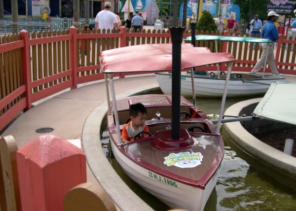 07-08-06_ Boat Ride @ Six Flags Ұ԰0001.JPG