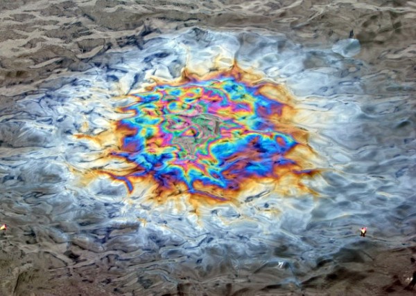 09-30-07_ Tears of the Arizona. Oil Slick visible on Water's Surface above the Sunken Battleship ɣǵᡤûսϷˮɼ0001.JPG
