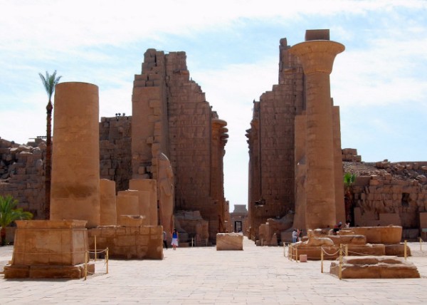04-09-11_ Entrance of the Hipostyle Hall @ Karnak Temple_ Luxor-20001.JPG