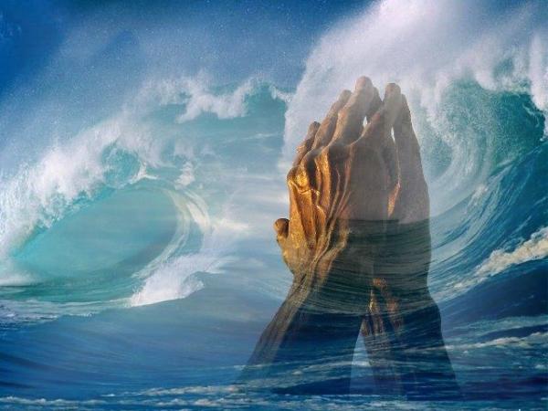 Praying-hands-in-the-flood-640x480 (1).jpg
