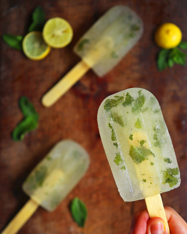 Honey-Lemon-Mint-Popsicles2.jpg