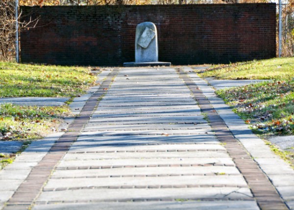 2021-12-20_William Penn Landing Site Monument-30001.JPG