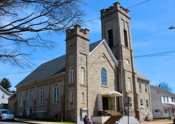 2022-04-02_Salem United Church of Christ (1876) @ 615 3rd St0001.JPG
