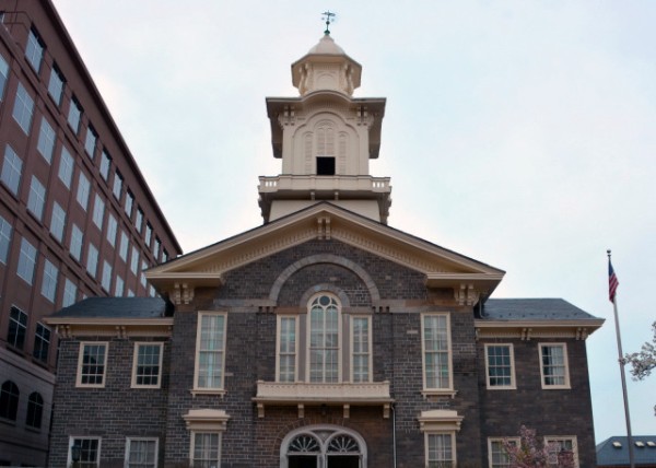 2022-04-13_Old Lehigh County Courthouse (1814-1819) w a Hipped Roof in Italianate & Beaux-Arts Style-10001.JPG