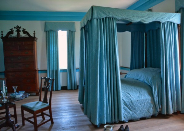 2022-04-24_Hope Lodge_Master Bedchamber in Colonial Period (1743-1770)-10001.JPG