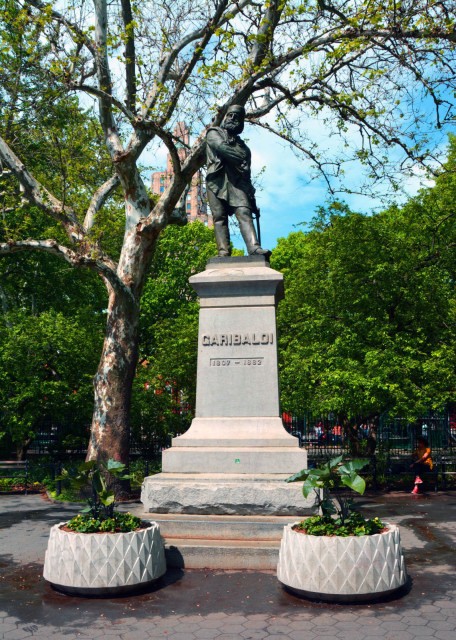 2022-05-16_Garibaldi Plaza_Statue of Giuseppe Garibaldi (1888)0001.JPG