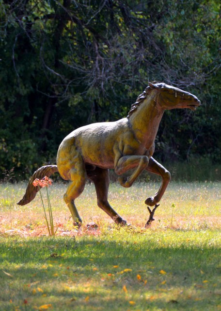 2022-08-20_Penrose-Strawbridge Farm_Horse Statue0001.JPG