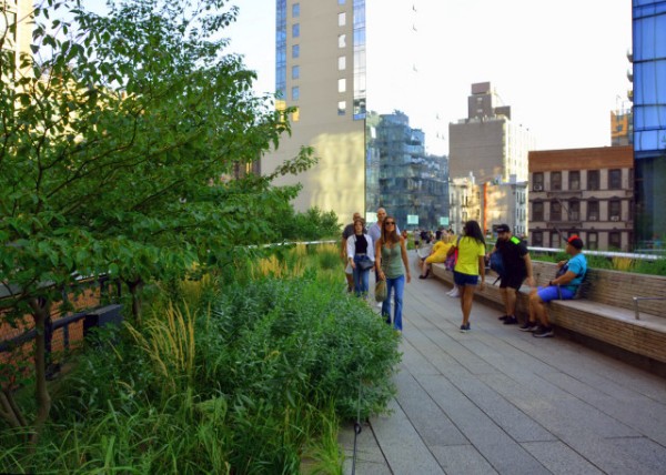 2022-08-28_The High Line_ an elevated linear park_ greenway and rail trail created on a former New York Central Railroad spur on the west side of Manhattan0001.JPG