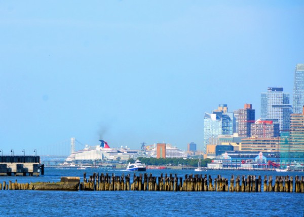 2022-09-10_Pier_Manhattan Cruise Terminal0001.JPG