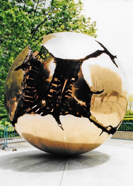 Sphere within a Sphere @ UN HQ0001.JPG