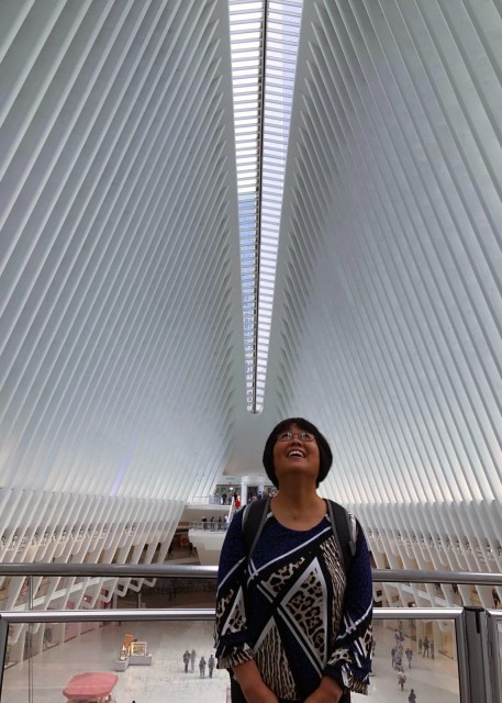 2022-09-25_WTC Oculus Station House designed by Spanish Architect Santiago Calatrava Consisting of White Ribs that interlock high above the Ground0001.JPG