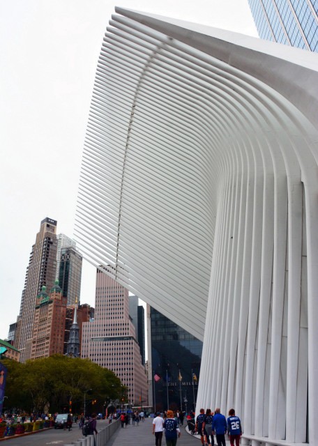 2022-09-25_WTC Oculus_Ribs @ Fulton Street0001.JPG