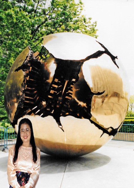 1993-10-31_Sphere within a Sphere @ UN HQ0001.JPG