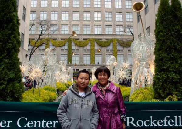 2014-12-17_Sculpture of Christmas Angels by Valerie Clarebout @ Channel Gardens0001.JPG