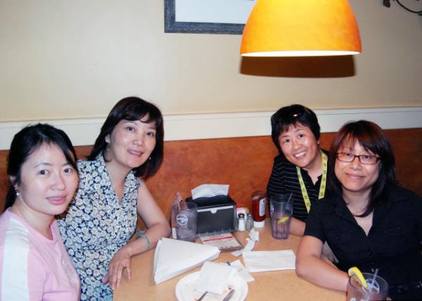 2012-08-02_Xuemei LI-Mei HONG-Hongxia FAN-Yao ZHOU_Boston Style Pizza ʿʽƤ0001.JPG