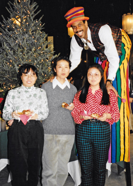 1994-12-02_RU Christmas Party_Min-Zhu-Hongxia-10001.JPG