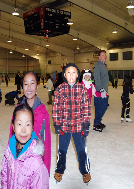 2011-12-31_Ice Skating @ Hatfield Ice Arena0001.JPG
