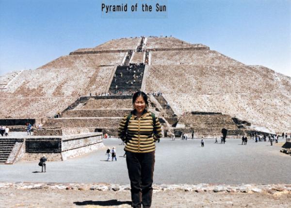 2002-02-16_Teotihuacan_Pyramid of the Sun0001.JPG