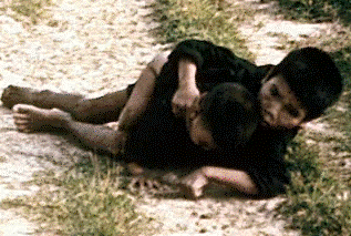 ronald-haeberle-my-lai-vietnam-pictures-6a.gif