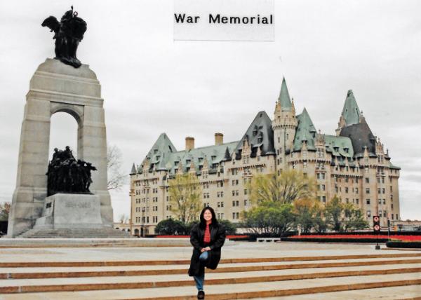 1997-05-28_Ottawa_Natl War Memorial0001.JPG