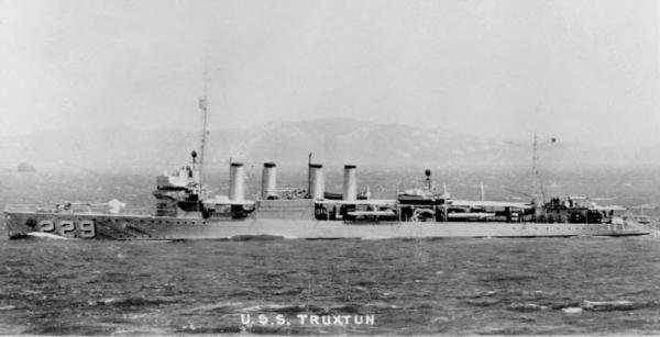 USS_Truxtun_(DD-229).jpg
