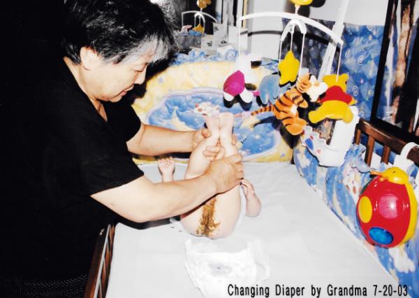 2003-07-20_Changing Diaper0001.JPG