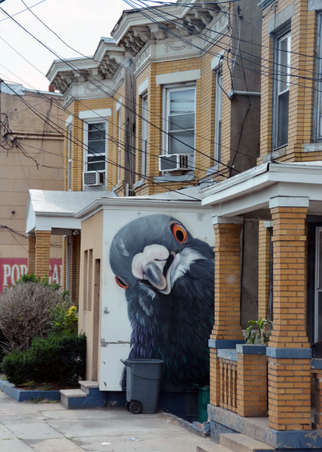 2023-08-14_Curious Bird in Large-Scale Feathery Murals by Adele Renault @ 479 Tonnelle Ave_ Jersey City_ NJ 073070001.JPG