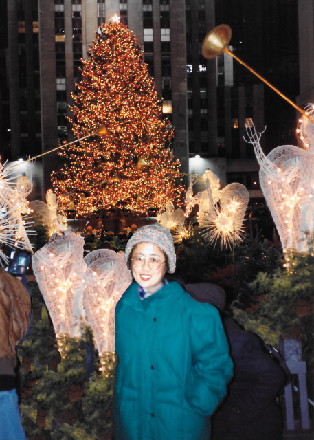 1993-12-22_Rockefeller Ctr_Christmas Tree-10001.JPG