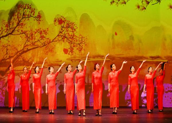 2024-01-28_17_Cheongsam Show w Pavilion in a Chinese Painting0001.JPG