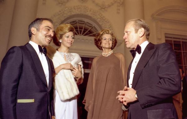 阿丽雅王后与侯赛因国王和美国总统福特夫妇，1975年3月30日国宴之后.jpg