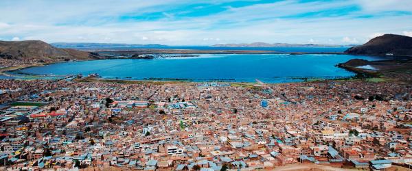 4-Puno-Perú-cityscape-Lake Titicaca+城区.jpg