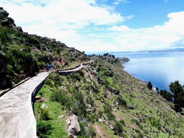 18-Taquile-Island-lake-Titicaca-Peru.jpg